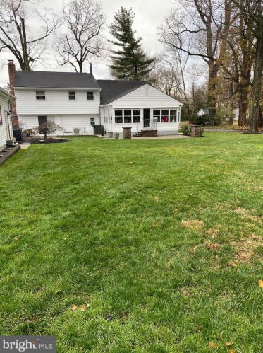 203 Warren St, Beverly NJ  08010-1428 exterior