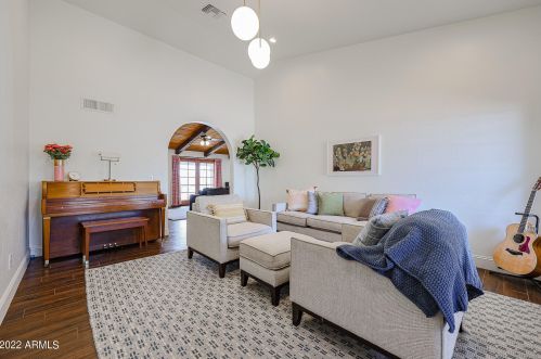 2951 Dartmouth St, Mesa, AZ 85213-6907