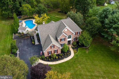 832 Palomino Dr, Collegeville, PA 19426-1246