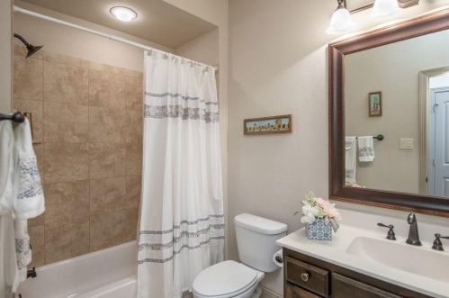 1010 Burkburnett Dr, Weatherford TX  76087-2819 exterior