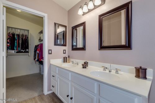 676 Devon Dr, Gilbert AZ 85233-7827 exterior