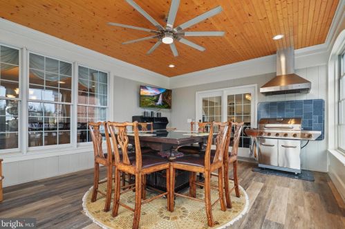 15609 Ryder Cup Dr, Haymarket VA  20169-6160 exterior