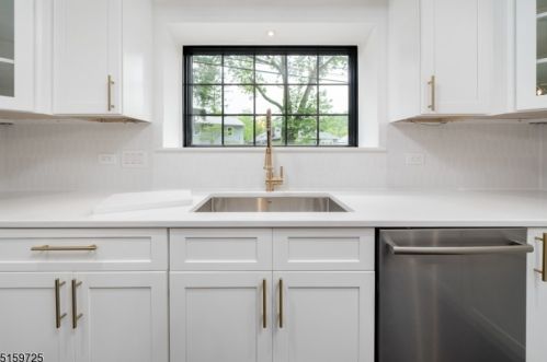 56 Sunset Trl, Parsippany NJ  07834-1138 exterior