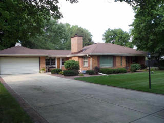 14160 Woodland Pl, Brookfield, WI 53005-1132