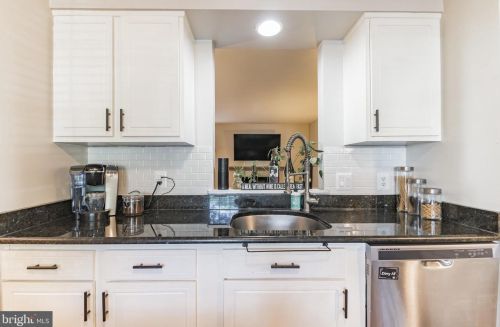 1914 Pohick Creek Ct, Woodbridge VA  22192-2454 exterior