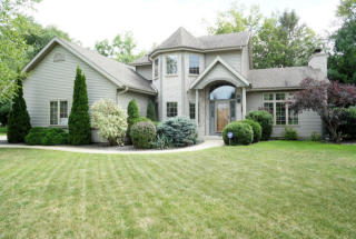 5349 Yale Dr, Hales Corners, WI 53132-9090