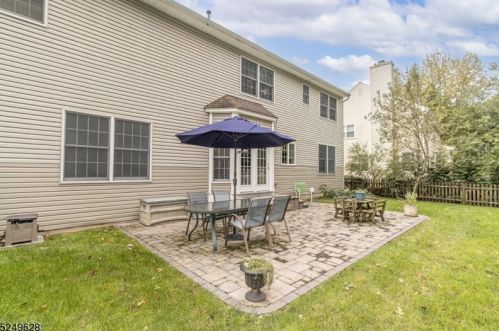 11 Autumn Dr, Scotch Plains NJ  07076-2431 exterior