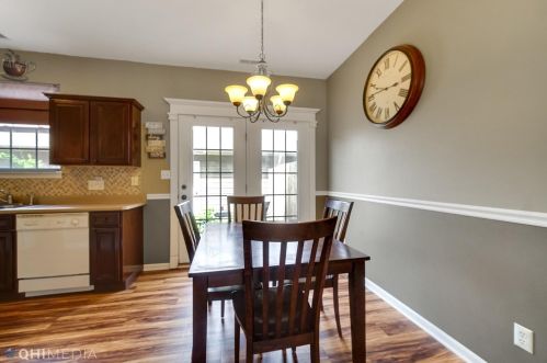 11818 Broadway, Crown Point IN  46307-8877 exterior