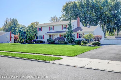 82 Coachman Dr, East Freehold, NJ 07728-3124