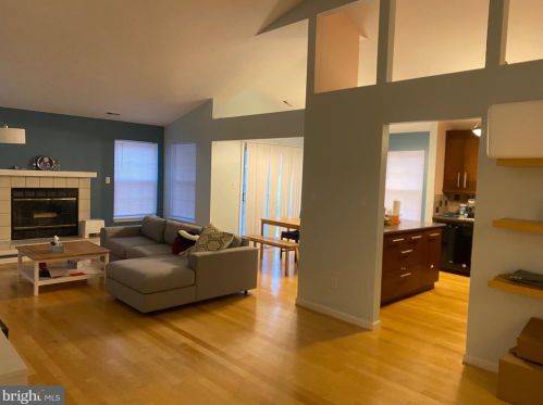 212 Sonnett Pl, Trenton, NJ 08648-2551