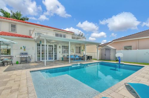 18856 23rd Pl, Hollywood FL  33029-5340 exterior