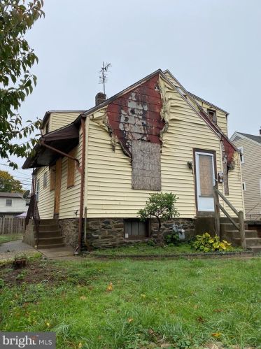 112 Madison Ave, Prospect Park, PA 19076-2518