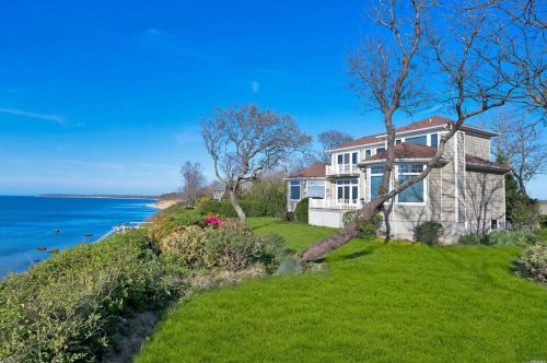 9204 Bridge Ln, Nassau Point, NY 11935-1116