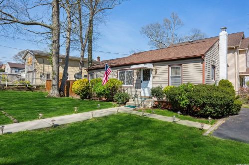 1 Fulton St, Lake Grove, NY 11755-3039