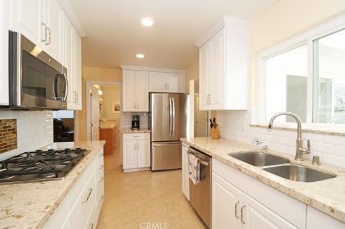 1032 Chestnut Ave, Orange CA 92867-3832 exterior