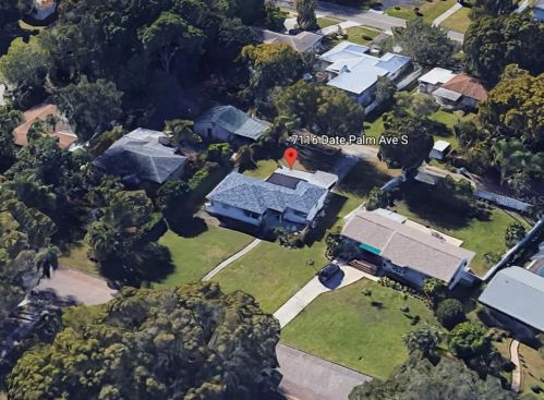7116 Date Palm Ave, Saint Petersburg FL  33707-2013 exterior