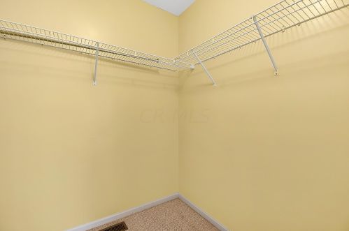 643 Keltonhurst Dr, Pataskala OH 43062-7363 exterior