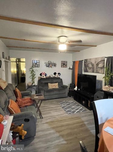 106 Bratton Dr, Norristown, PA 19403-2504