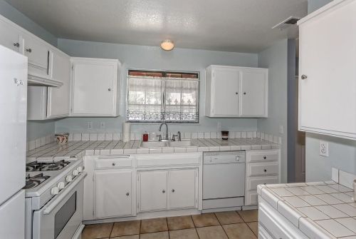 14204 La Mesa Rd, Victorville, CA 92392-9238