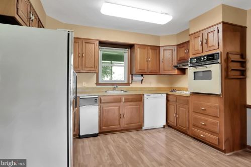 2204 Brook Creek Rd, Toms Brook VA  22660-2544 exterior