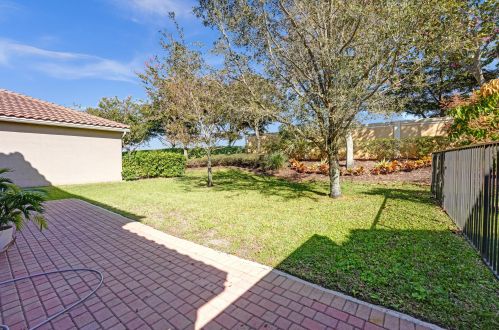 8115 Brigamar Isles Ave, Boynton Beach FL  33473-5015 exterior