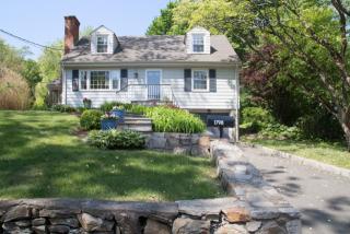 1798 Jennings Rd, Fairfield, CT 06824-4547