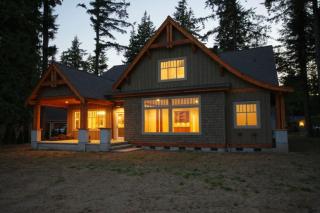 8576 Lynnwood Dr, Lynden, WA 98264-9729