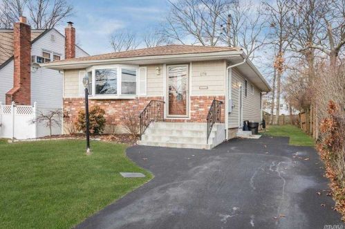 179 Prairie Dr, Babylon, NY 11703-1103