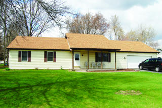 1840 Roycroft Rd, Holland, OH 43528-9612