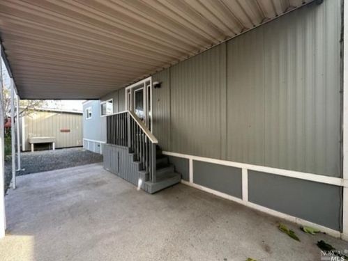 4080 Burke Hill Dr, Ukiah, CA 95482-8870