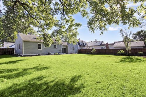 2621 Clough Ave, Hammond IN  46322-1904 exterior