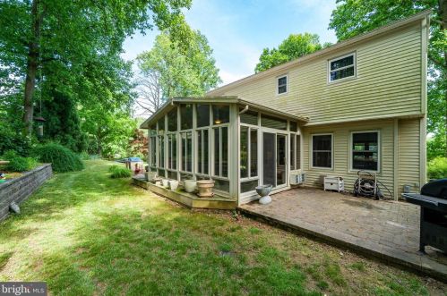 401 Santillo Way, Downingtown PA  19335-3132 exterior