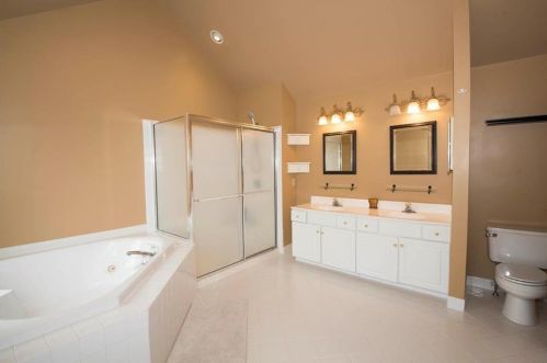 2362 Cross Creek Rd, Macungie PA  18062-9549 exterior