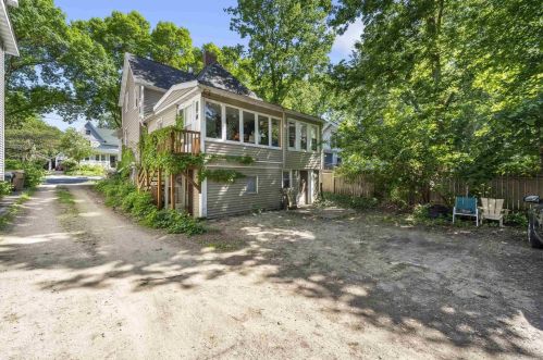 1126 Gorham St, Madison, WI 53703-1694