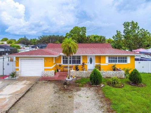 2070 43rd Ln, Naples, FL 34116-6447