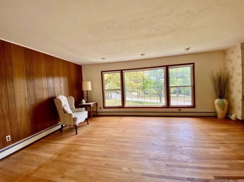 338 Union Valley Rd, Mahopac NY  10541-4333 exterior