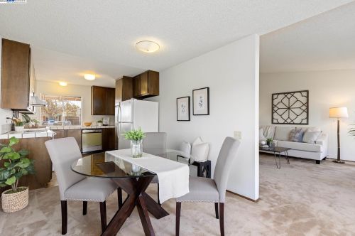 2463 Columbine Dr, Hayward, CA 94545-4541