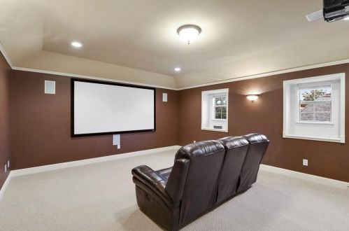 2209 Roadrunner Dr, Lewisville TX  75022-7885 exterior