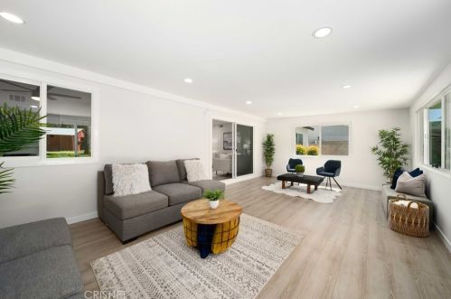 435 Talbert Ave, Simi Valley CA  93065-5249 exterior