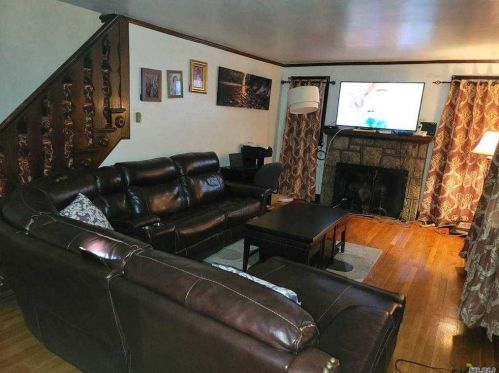 115-34 218th St, Jamaica, NY 11411-1131