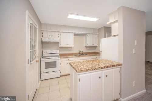 5512 Carousel St, Fredericksburg VA  22407-1205 exterior