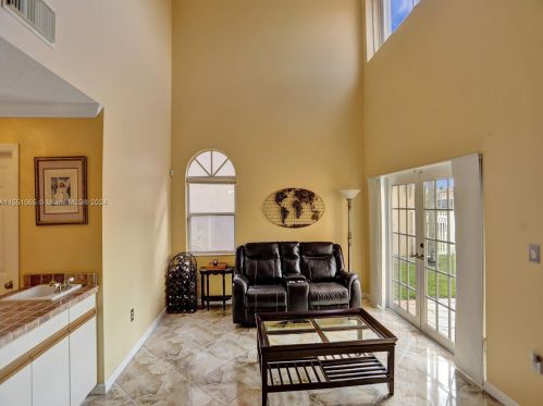 1282 192 Ave, Hollywood FL 33029-5823 exterior