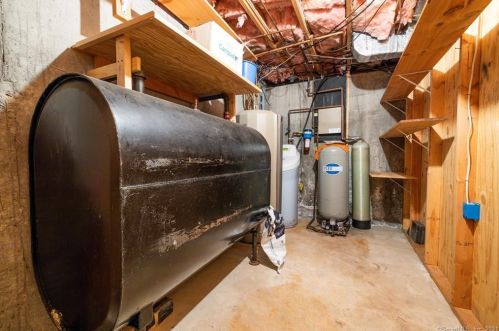 80 Mount Sumner Dr, Manchester CT  06043-7248 exterior