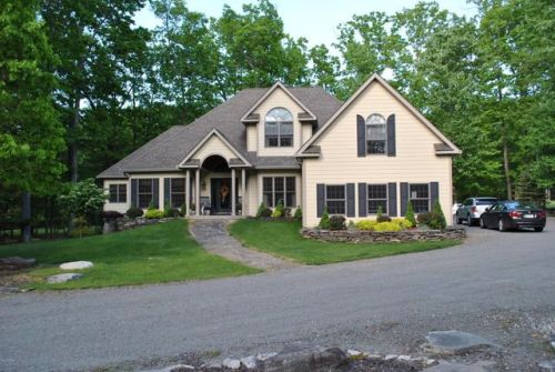 134 Yacht Club Dr, Greentown, PA 18426-7514