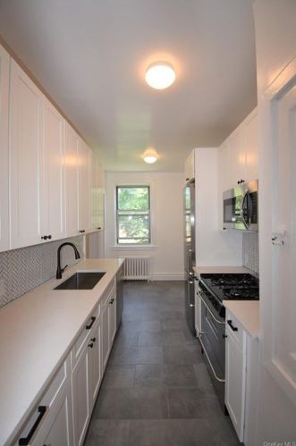 445 Gramatan Ave, Mount Vernon NY  10552-2924 exterior