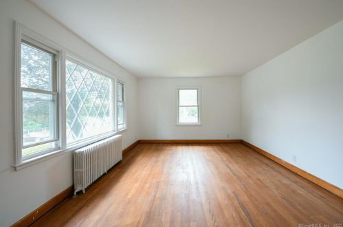 54 Henry St, Waterbury CT  06708-2608 exterior