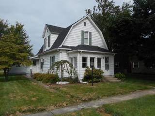 618 Pleasant St, College Corner, IN 47371-1140