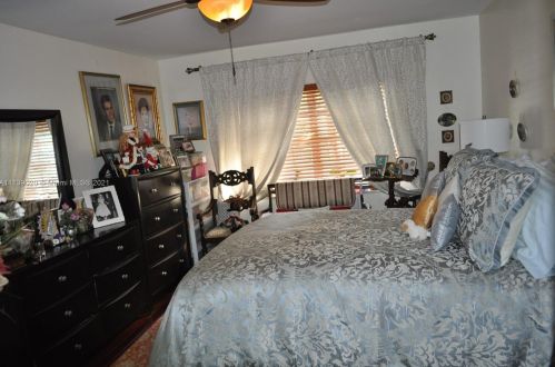 403 148th Ave, Hollywood FL 33027-1305 exterior