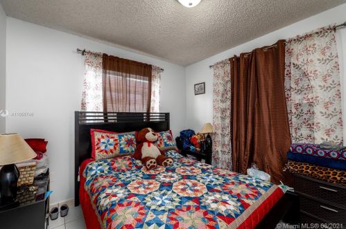 3153 70th Ter, Hialeah FL  33018-5272 exterior
