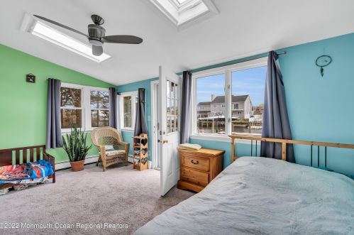 1019 Bowsprit Pt, Lacey Township NJ  08734-2706 exterior